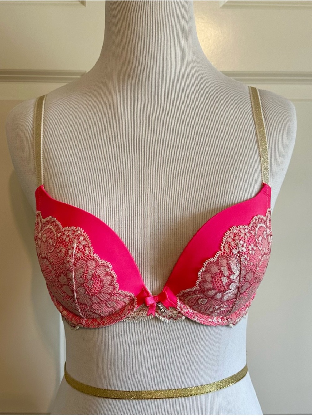 Victoria Secret Dream Angel Push-up Bra Hot Pink Gold Shimmer Lace